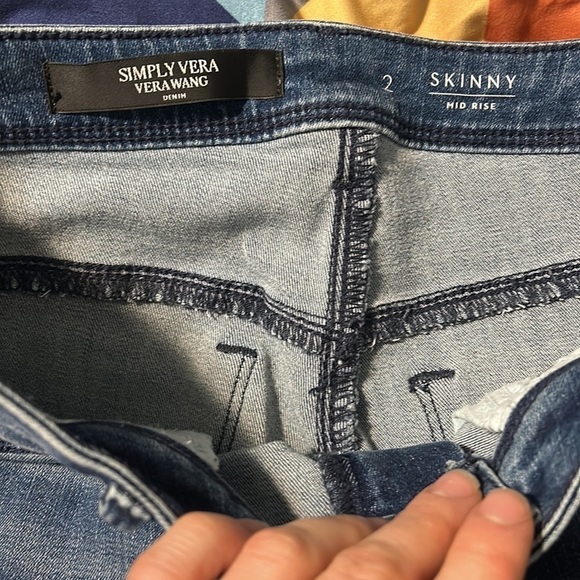 Simply Vera Skinny Mid Rise 2 Embellished Medium Wash - Picture 5 of 6